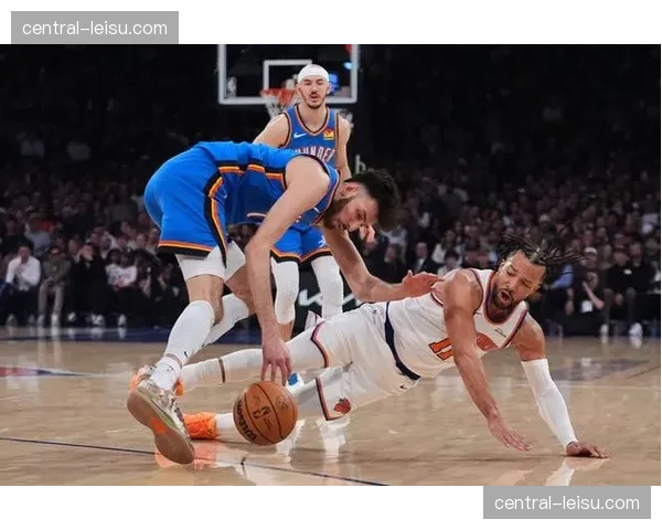 雷霆霍姆格伦关键时刻正负值+58,内线护框保障节奏